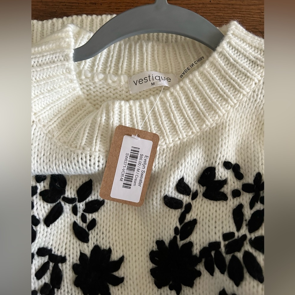 Vestique ‘Evelyn’ Sweater - Picture 4 of 5